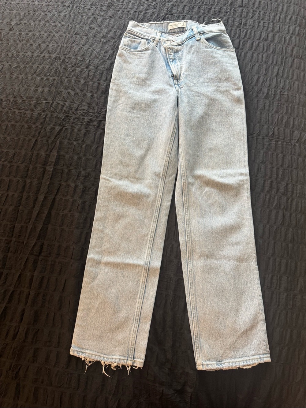 Abercrombie & Fitch Ultra High Rise 90s Straight Jeans